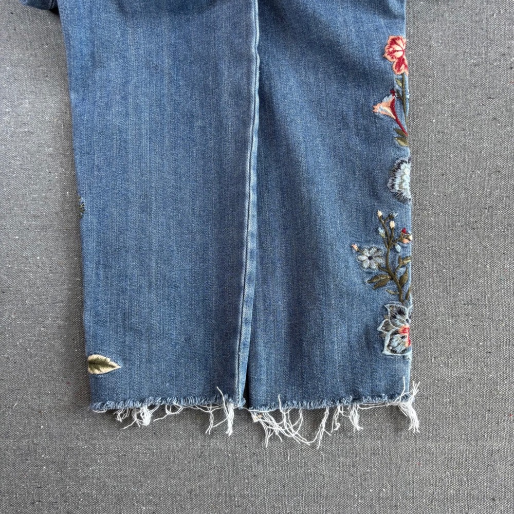 Driftwood Jackie Jeans Women Size 30 Blue Excellent Floral Embroidered Raw Hem - Picture 10 of 10
